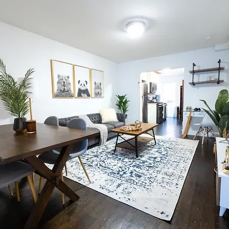 39-2 Renovated 3Br Apartment
